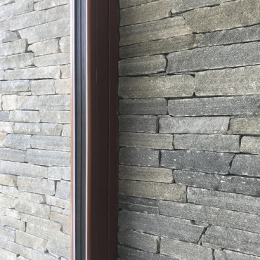 Stone wall cladding in interior - Silver Harmony